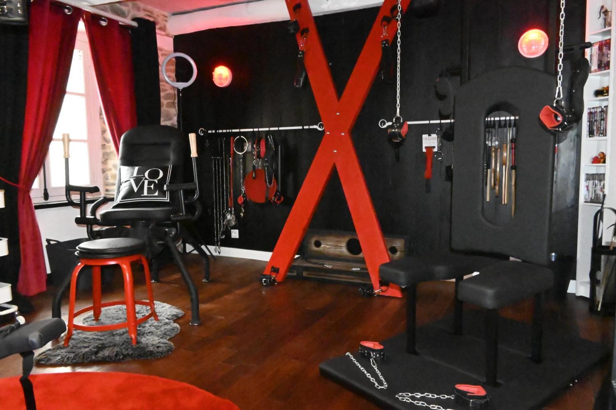 Love Room Donjon Dol In Love Bdsm Dol-de-Bretagne Esterno foto